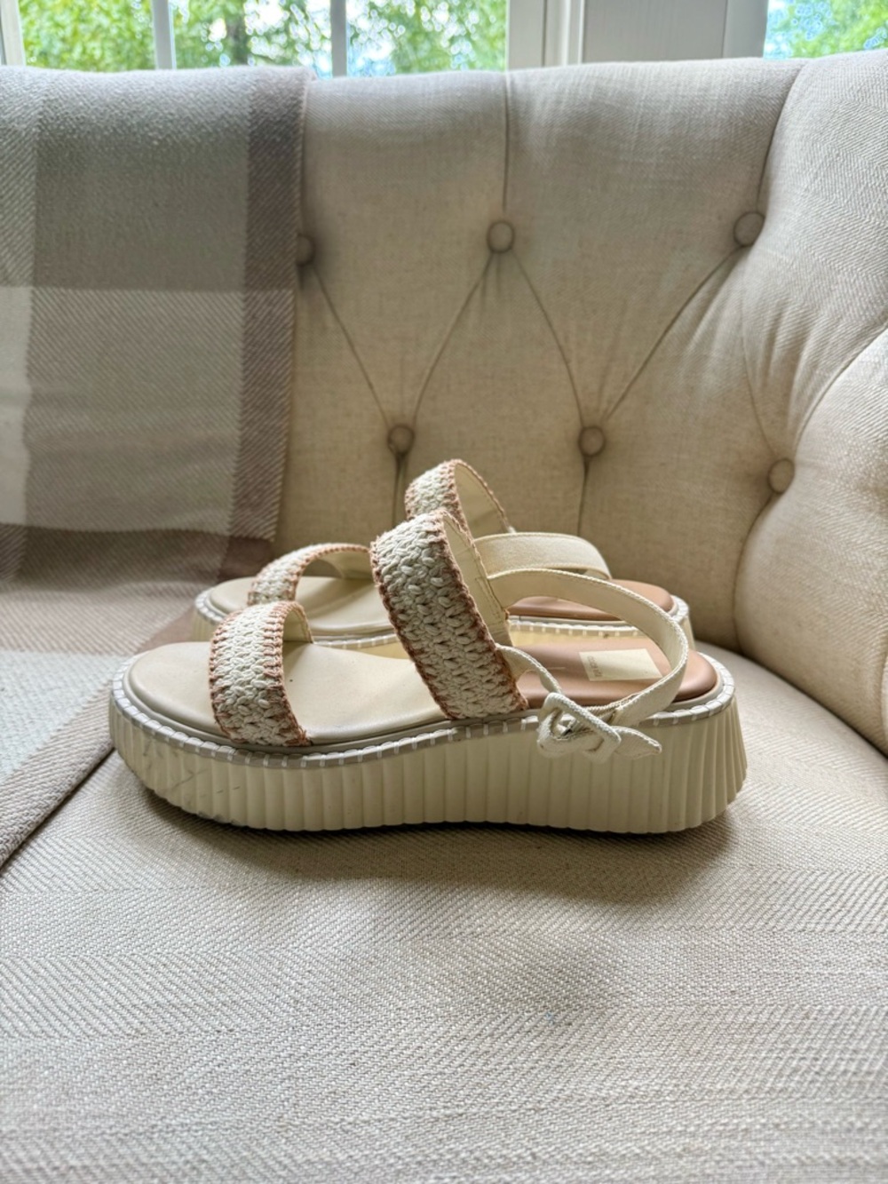 Dolce Vita Platform Raffia Sandals | Cream | Size 9